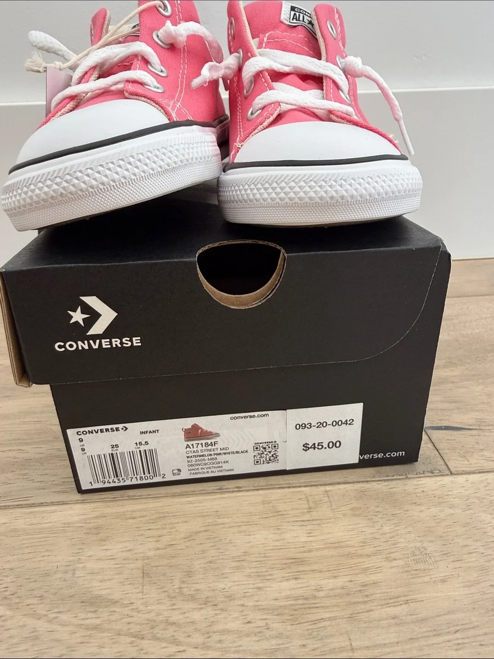 Converse bright pink
